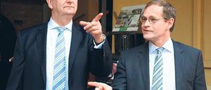 Deut in zwei Richtungen. Brandenburgs Ministerpräsident Dietmar Woidke (SPD, l.) und der Regierende Bürgermeister von Berlin, Michael Müller (SPD), am Dienstag in Neuhardenberg.