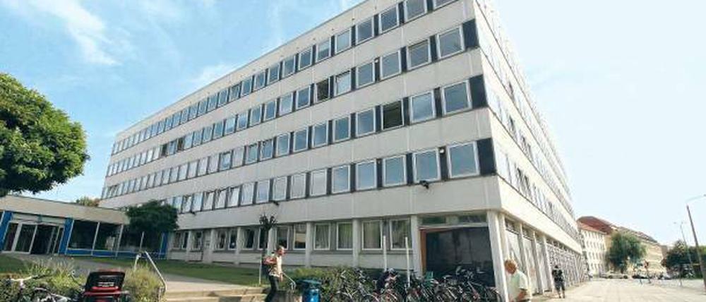 Eigentlich dürfen die Kreativen nur bis Ende August 2018 die Räume des Rechenzentrums nutzen. Jetzt wird geprüft, ob sie länger bleiben können.