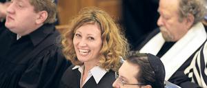 Rabbis aus Potsdam. Alina Treiger (M.) wurde 2010 als erste Frau in Deutschland nach dem Nationalsozialismus zur Rabbinerin. Sie wirbt für ein in die Zukunft gewandtes Judenbild. Die Juden sollten sich durch „positive Erfahrungen“ identifizieren und nicht nur an negative Erfahrungen anknüpfen.