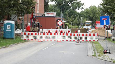 Nedlitzer Holz, Strasse am Golfplatz, Baustelle.