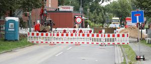 Nedlitzer Holz, Strasse am Golfplatz, Baustelle.
