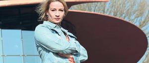 „Wir haben eine Möglichkeit, Nein zu sagen.“ Nina Gummich vor dem Hans Otto Theater.