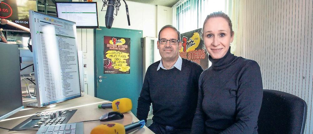 25 Jahre jung. Musikdirektor Aditya Sharma und Programmchefin Karen Schmied arbeiten seit mehr als zehn Jahren bei Radio Fritz. Der Jugendsender des rbb sitzt seit seinem Gründungsjahr in Babelsberg, hat inzwischen aber ein zweites Studio in Berlin Kreuzberg.