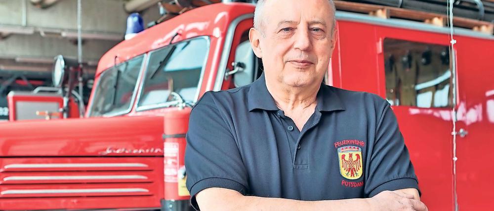 Rückblick. Feuerwehrchef Wolfgang Hülsebeck kam 1976 zur Wehr nach Potsdam. Heute soll er in der Wache in Babelsberg offiziell verabschiedet werden.