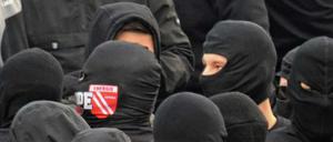 Rechtsextremistisch. Im Fanblock des FC Energie Cottbus beim Spiel gegen Babelsberg 03 Ende April kam es zu massiven rechtsradikalen Vorfällen.