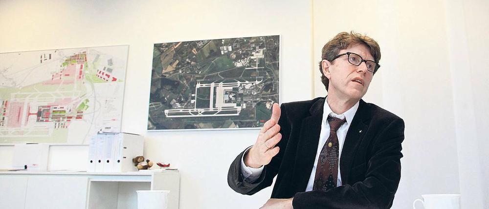 Wer ist hier der Boss? Na, er – Engelbert Lütke Daldrup. Er ist seit März 2017 Chef der Flughafengesellschaft.