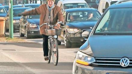 Risiko Kreuzung. Die Polizei kontrollierte das korrekte Abbiegen.