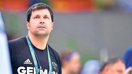 Im Spagat. Alexander Haase kümmert sich um die Belange der deutschen Handballmänner, aber zugleich auch um die Entwicklung des Brandenburger Handballs - speziell beim VfL Potsdam.