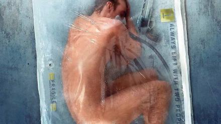 Vakuumverpackt in einem Zip-Lock-Beutel, so werden in „Altered Carbon“ menschliche Austauschkörper verwahrt.