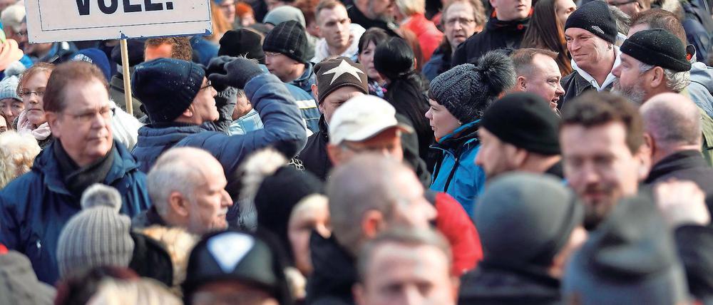 Im Aufwind. Immer mehr Menschen kommen zu rechten Demonstrationen in Cottbus.