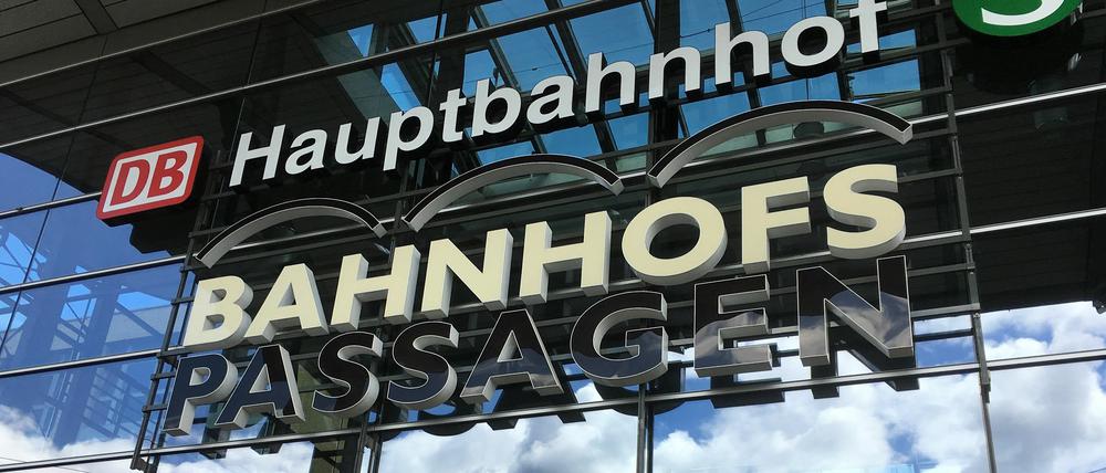 Eine Schlägerei ereignete sich am Samstagabend am Potsdamer Hauptbahnhof.