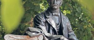 Dichter der Mark. Denkmal von Theodor Fontane in Neuruppin.