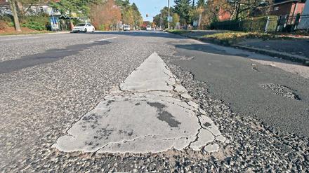 Marode Durchfahrt. Die Potsdamer Allee wurde seit Jahrzehnten nicht mehr grundlegend saniert. Ab Mai sollen die Vorarbeiten starten. Im Sommer beginnt die Grundsanierung.