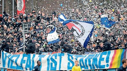 Unterstützung für den Support. Die Fanszene des SV Babelsberg 03 wird wieder aktiv betreut und begleitet. Nach monatelangem Stillstand des Fanprojektes hat dieses mit zwei neuen Mitarbeitern wieder seine Arbeit aufgenommen.