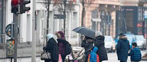 Gefährliches Pflaster? Passanten im Stadtzentrum von Cottbus.