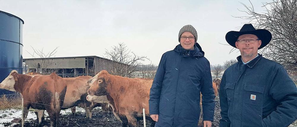 Wolfsgegner. Reinhard Jung (l.) und Marco Hintze vom Bauernbund Brandenburg fordern Abschuss von Wölfen. Die Wolfsverordnung von Dezember 2017 halten sie für unzureichend, Zäune für zu teuer.
