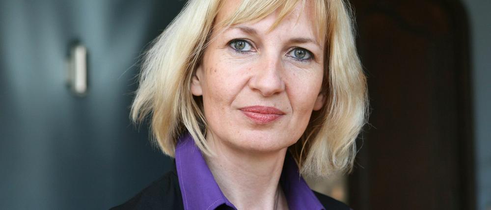 Martina Trauth-Koschnick ist Potsdams Gleichstellungsbeauftragte. Wir haben viel erreicht, aber auch noch viel vor. Chancengleichheit ist zwar gesetzlich verankert, wird aber nicht praktiziert. Die Forderung nach gleichem Lohn für gleiche Arbeit ist immer noch nicht erfüllt. Der Frauentag ist insofern ein Kampf- und Feiertag.