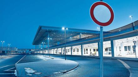 Investitionsrahmen. Die Flughafengesellschaft wurde von ihren Eignern explizit aufgefordert, alle eigenen Möglichkeiten auszuloten, damit möglichst wenig oder gar kein neues Steuergeld bewilligt werden muss.