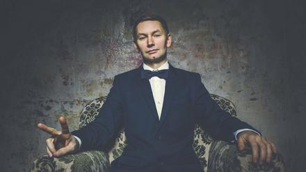 Mit Sendungsbewusstsein. Adam Gusowski will die Gesellschaft zu mehr politischem Interesse anregen, erst mit seinem Club und nun mit einer Partei.
