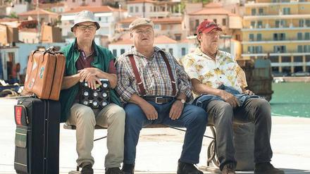 Auf familiärer Mission: Im zweiten Film der „Krüger“-Reihe suchen Horst Krause (Mitte) mit seinen Filmkumpels Ecki (Jörg Gudzuhn, rechts) und Bernd (Fritz Roth) Griechenland heim.