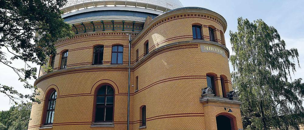 Mit Tradition. Der Potsdamer Telegrafenberg hat eine reiche Forschungsgeschichte. Dort, wo heute die Institute ihr 25-jähriges Jubiläum feiern, begann vor 140 Jahren die Vermessung der Erde, vor 125 Jahren wurde hier das Königlich-Preußische Geodätische Institut eröffnet. Der Große Refraktor (Foto), ehemals zur Himmelsbeobachtung errichtet, wurde in diesem Sommer nach einer Renovierung wiedereröffnet.