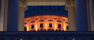Lichtblick. Die Kuppel der Nikolaikirche wurde im Januar und Ende September beleuchtet und bot ein eindrucksvolles Bild. Seit Herbst hat die Kirche außerdem endlich wieder eine Orgel – erstmals seit Kriegsende.