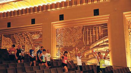 Sportliche Besichtigung. 2013 gab es die ersten Urban Trails. Wie hier im belgischen Brügge führt der Lauf dabei durch Museen, Kulturorte oder Institutionen.