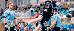 Auf breiter Brust. Dort tragen etwa die VfL-Handballer das Logo der EWP als einem der wichtigsten Sportförderer der Stadt.