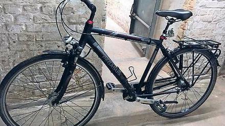 Eigentümer gesucht. Das Fahrrad war in einem gestohlenen Transporter.
