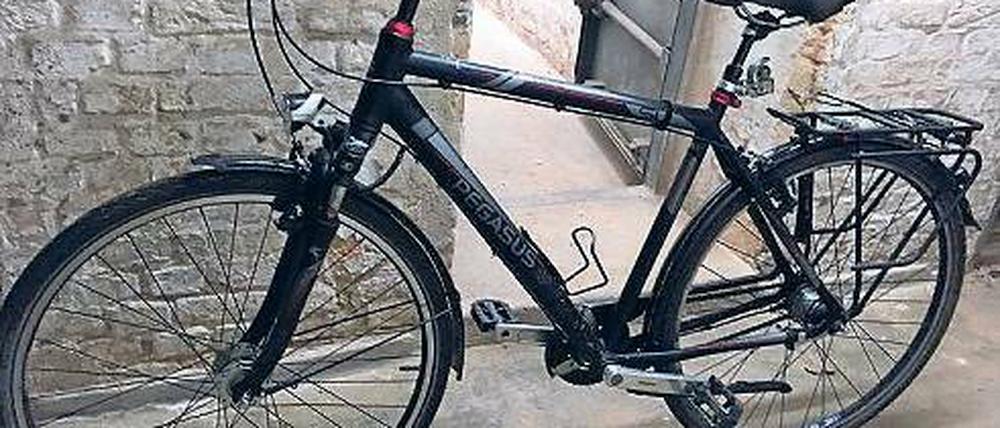 Eigentümer gesucht. Das Fahrrad war in einem gestohlenen Transporter.