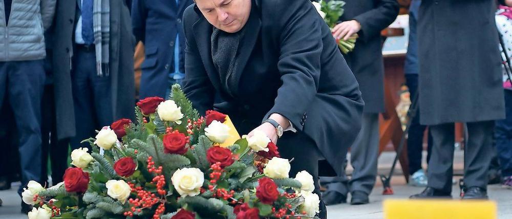 Kritikwürdig? Berlins Innensenator Andreas Geisel (SPD) bei einer Kranzniederlegung am Breitscheidplatz.