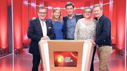 Fragerunde mit Sascha Hingst (Mi.). Die Kandidaten werden unter anderem von Jan Hofer (l.) und Michael Kessler (r.) unterstützt.