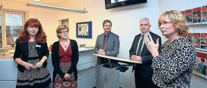 Modern. Arbeitsagenturchefin Ramona Schröder (r.) begrüßt Gäste.