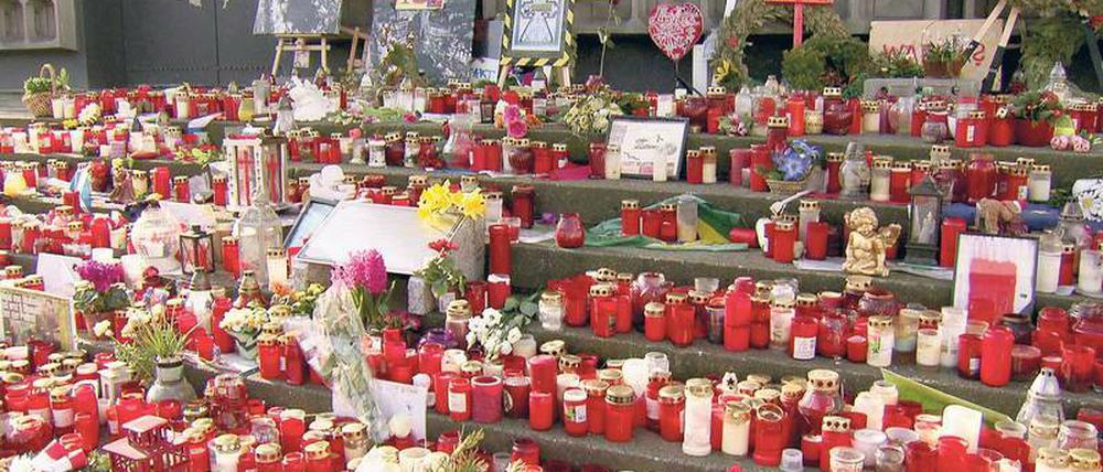 20. Dezember 2016. Der Tag nach dem Anschlag auf dem Breitscheidplatz in Berlin: Kerzen und Blumen für die Opfer.