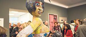 Zurück zu den Anfängen. Das Galeristenpaar Ursula und Rainer Sperl feierte am Sonntag Eröffnung in den neuen Räumen in der Schopenhauerstraße 27.