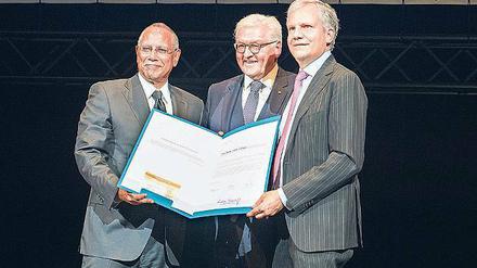 Frank-Walter Steinmeier mit Dean Baquet (li.) und Arthur O. Sulzberger Jr. (r.), Chefredakteur und Verleger der Tageszeitung „The New York Times“.