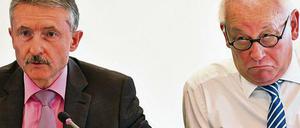 Brandenburgs Innenminister Karl-Heinz Schröter (SPD) und Carlo Weber, Chef des Brandenburger Verfassungsschutzes.