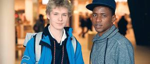 Ziemlich beste Freunde. Der Flüchtling Jonas Alpha Souleymane Bah (r.) und der Potsdamer Jonas Ingenlath wurden vom Landesjugendring zusammengebracht.