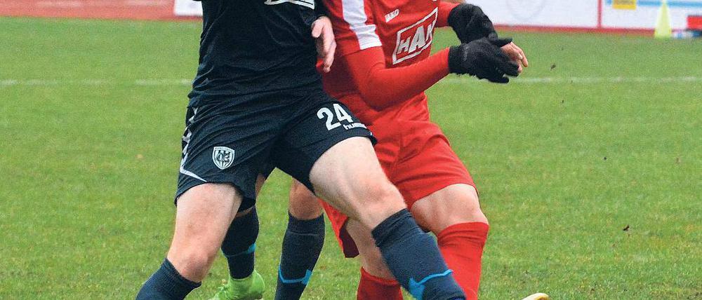 Wieder remis. Lukas Wilton (l.) spielte mit dem SVB im Poststadion 1:1.