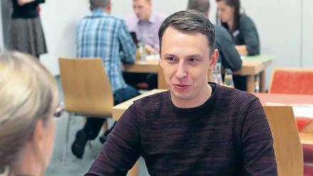 Nicht ganz passend. Für Paul Kosemjalev war gestern kein Arbeitgeber dabei, der ihn in seinem Restaurant anstellen kann. Beatrice Duif vom Hotel Märkisches Gildehaus will aber den Kontakt zu ihrem Restaurantpächter herstellen.