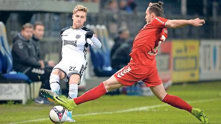 Treffsicher. In den vergangenen beiden Ligapartien gegen den VfB Germania Halberstadt und BFC Dynamo erzielte SVB-Offensivspieler Tino Schmidt, der im Sommer von der zweiten Mannschaft des 1. FC Kaiserslautern kam, drei Treffer. Mannschaftsintern ist er mit insgesamt vier Toren hinter Andis Shala (fünf Treffer) nun zweitbester Torschütze.