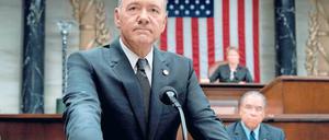 Die Autoren von "House of Cards" stehen vor der schwierigen Ausgabe, Frank Underwood aka Kevin Spacey aus der Serie rauszuschreiben.