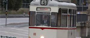 Die historische Tram war liegengeblieben und hatte die Strecke in Potsdams Norden blockiert.