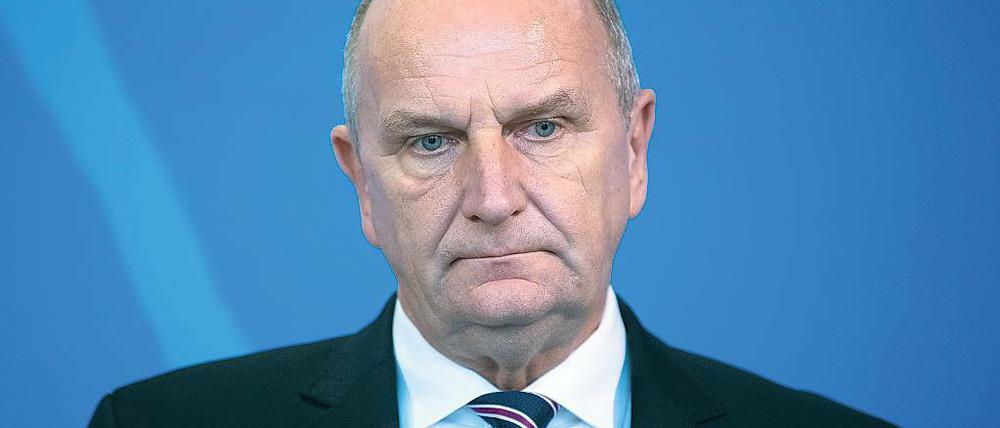 Erklärungsbedarf. Ministerpräsident Dietmar Woidke (SPD) will in einer Regierungserklärung am Mittwoch Konsequenzen aus der gescheiterten Kreisreform darlegen. Die Wähler interessieren sich indes für mehr Lehrer und Polizisten.
