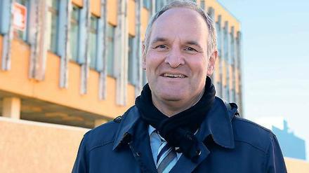 Ausgestellt. Der Bauzaun an der alten FH soll ab dem 20. Januar zu einer Ausstellung über die vergangenen 25 Jahre Stadtgeschichte werden. 17 Themen werden gezeigt.