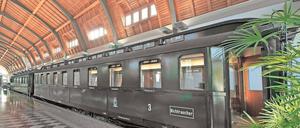 Lenins Erbe. In dem historischen Eisenbahnwaggon war bis 1990 ein Leninmuseum eingerichtet. Seit 2005 steht er in Potsdam.