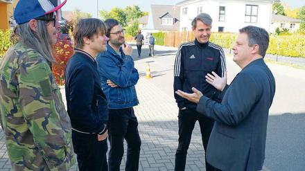 Hey du. Bürgermeister Bernd Albers (r.) mit der Band Tocotronic.
