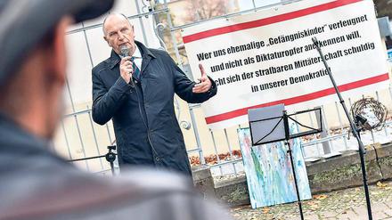 Dunkles Kapitel. Brandenburgs Ministerpräsident Dietmar Woidke (SPD) spricht bei der Einweihung des Mahnmals zur Erinnerung an das DDR-Kindergefängnis.