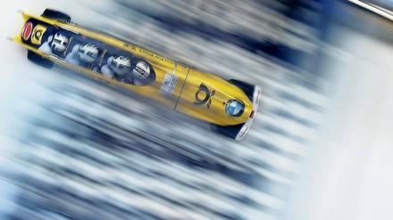 Rasender Ritt durch den Eiskanal. Auf der Olympiabahn von 1980 in Lake Placid beginnt der Kampf um die Startplätze für die Winterspiele nächstes Jahr in Pyeongchang.