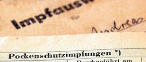 Effizient. Mit Massenimpfungen ging die DDR nachhaltig gegen Infektionskrankheiten vor. Seit den 70er-Jahren fiel die Gesundheitsversorgung in der DDR allerdings stark ab.